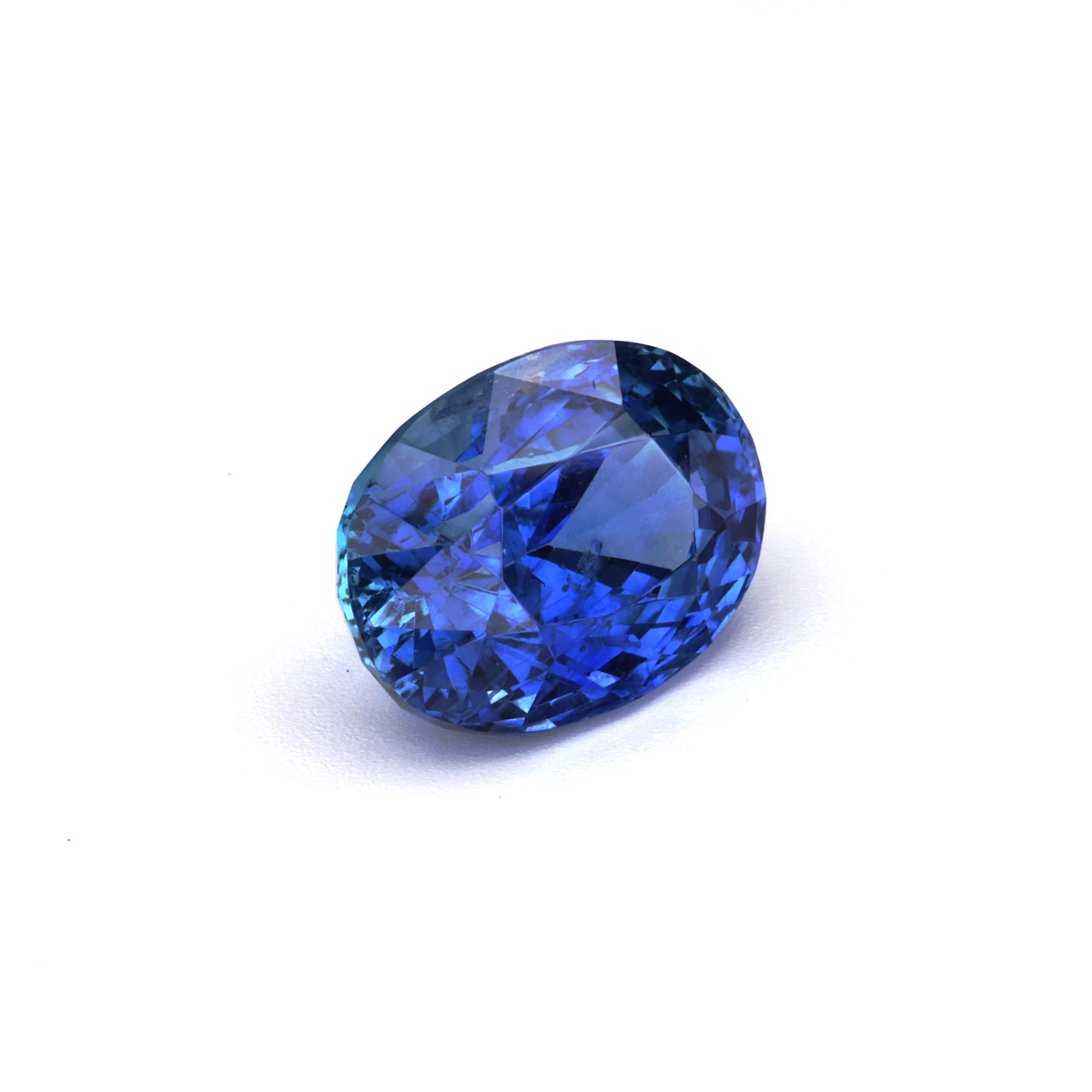 Exquisite Masterpiece: 4.38 Carat Natural Blue Sapphire - Image 10